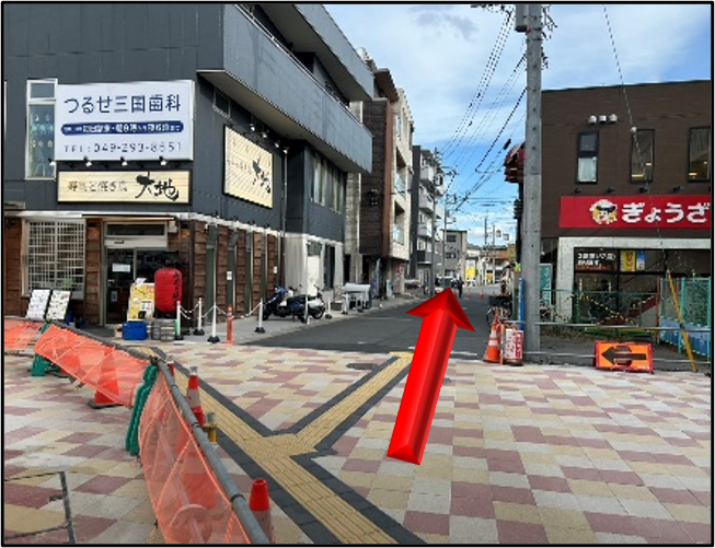 ステップ3：線路沿いを直進する経路