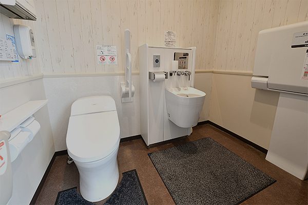 分院の多目的トイレ